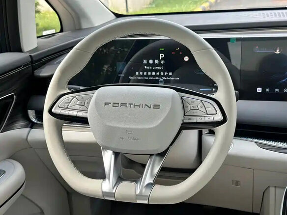 2026 Forthing V9 34.94 kWh, чёрный - вид 7