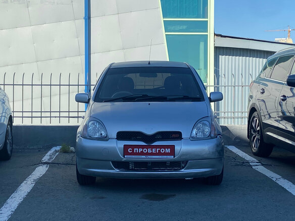 2001 Toyota Vitz I (P10), серый - вид 1