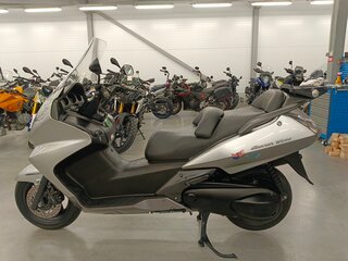 2004 Honda Silver Wing 600, серебристый, 440000 рублей, вид 4