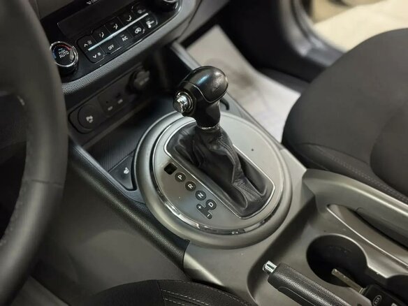 2014 Kia Sportage III Рестайлинг, серебристый, 995000 рублей - вид 11
