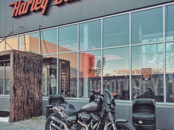 2018 Harley-Davidson Fat Bob, серый, 1300000 рублей - вид 7