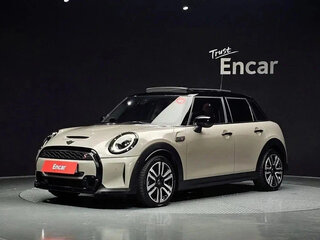 2022 Mini Hatch Cooper III (F55/F56) Рестайлинг 2, бежевый, 1560000 рублей, вид 1