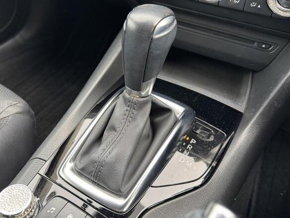 2018 Mazda Axela III Рестайлинг, красный, 1180000 рублей - вид 16