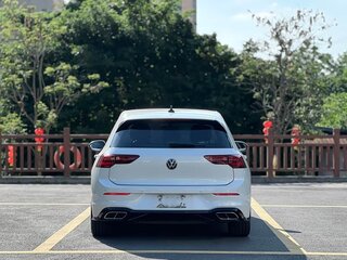 2022 Volkswagen Golf VIII, белый, 1890003 рублей, вид 3