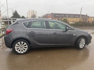 2011 Opel Astra J, чёрный, 700000 рублей, вид 3