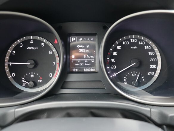 2015 Hyundai Santa Fe III Рестайлинг, серебристый, 2415000 рублей - вид 15
