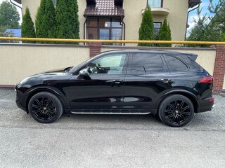 2017 Porsche Cayenne Diesel II Рестайлинг (958), чёрный, 3970000 рублей, вид 3