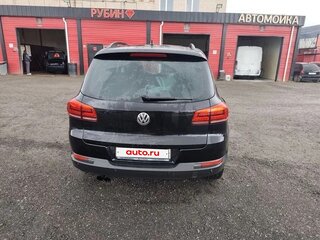 2016 Volkswagen Tiguan I Рестайлинг, чёрный, 1740000 рублей, вид 3