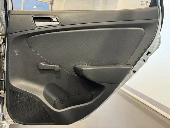 2014 Hyundai Solaris I Рестайлинг, серебристый - вид 15