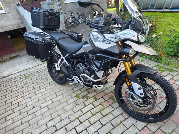 2023 Triumph Tiger 900, серый, 1500000 рублей - вид 1