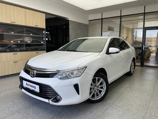 2017 Toyota Camry VII (XV50) Рестайлинг 2, белый, 1800000 рублей, вид 1