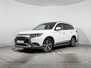 2019 Mitsubishi Outlander III Рестайлинг 3, белый, 2210000 рублей, вид 1