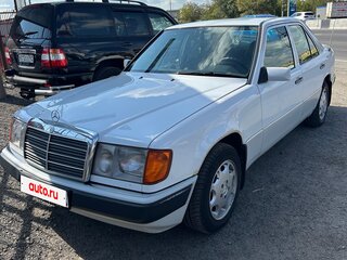 1993 Mercedes-Benz W124 300, белый, 1650000 рублей, вид 1