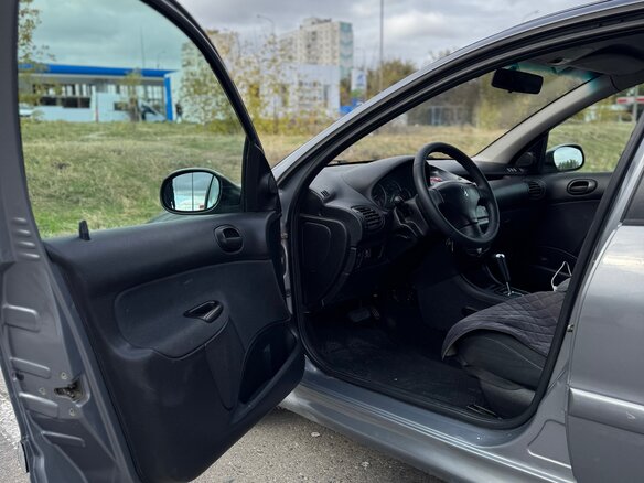 2005 Peugeot 206, серый, 250000 рублей - вид 4