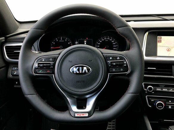 2017 Kia Optima IV, чёрный, 1530000 рублей - вид 10