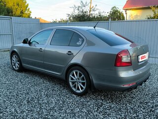 2011 Skoda Octavia II (A5) Рестайлинг, серый, 1070000 рублей, вид 4