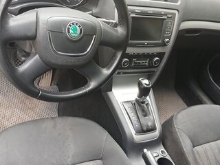 2009 Skoda Octavia DSG7 II (A5) Рестайлинг, серебристый, 600000 рублей, вид 5