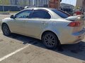 2010 Mitsubishi Lancer X, бежевый, 650000 рублей - вид 2