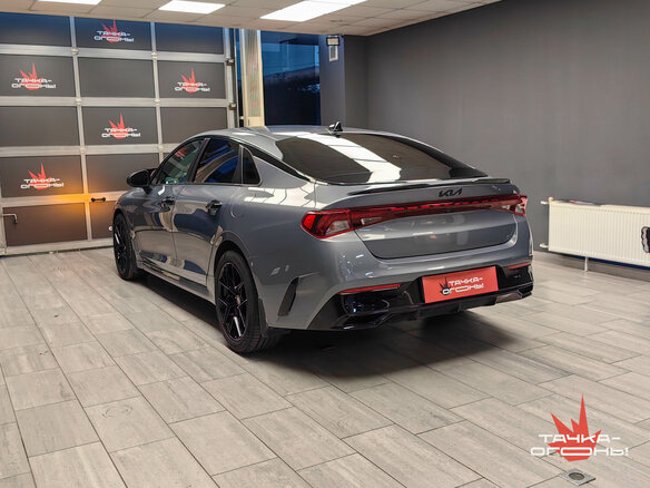 2022 Kia K5 III, серый - вид 1