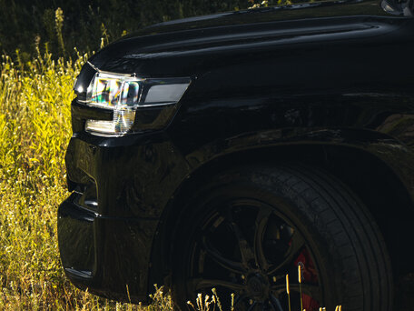 2015 Toyota Land Cruiser 200 Series Рестайлинг 2, чёрный, 4999000 рублей, вид 3