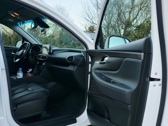 2019 Hyundai Santa Fe IV, белый, 3150000 рублей - вид 6
