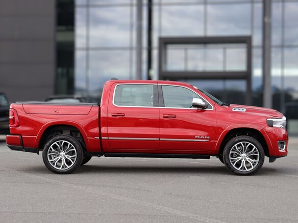 2026 Ram 1500 Crew Cab V Рестайлинг, красный, 12590000 рублей - вид 6