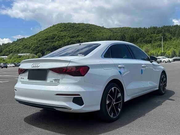 2023 Audi A3 35 TFSI IV (8Y), белый, 1911000 рублей - вид 5