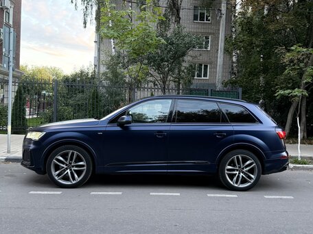 2021 Audi Q7 45 TDI II (4M) Рестайлинг, синий, 7000000 рублей, вид 3