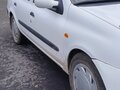 2002 Renault Symbol I Рестайлинг, белый, 150000 рублей - вид 1