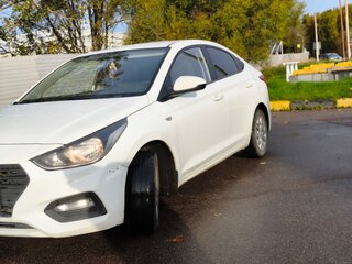 2019 Hyundai Solaris II, белый, 1070000 рублей, вид 1