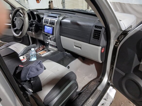 2007 Dodge Nitro, серебристый, 910000 рублей - вид 10
