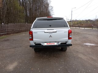 2019 Mitsubishi L200 V Рестайлинг, белый, 3650000 рублей, вид 4