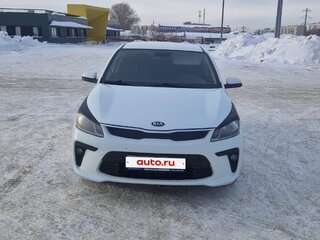2018 Kia Rio IV, белый, 850000 рублей, вид 1