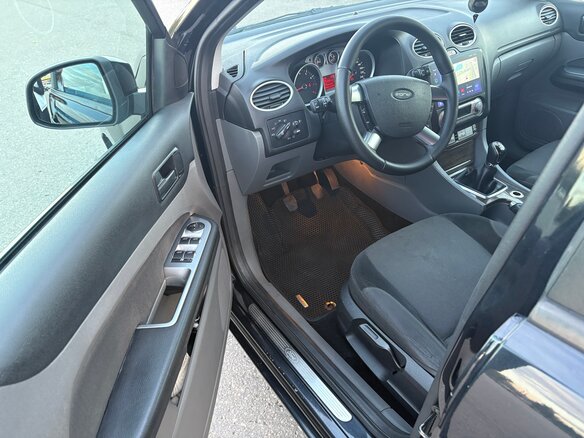 2008 Ford Focus II Рестайлинг, чёрный, 400000 рублей - вид 9