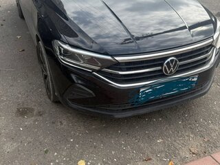 2022 Volkswagen Polo VI, чёрный, 2100000 рублей, вид 2
