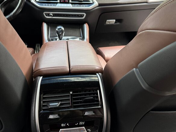 2021 BMW X6 40d III (G06), белый, 6200000 рублей - вид 35