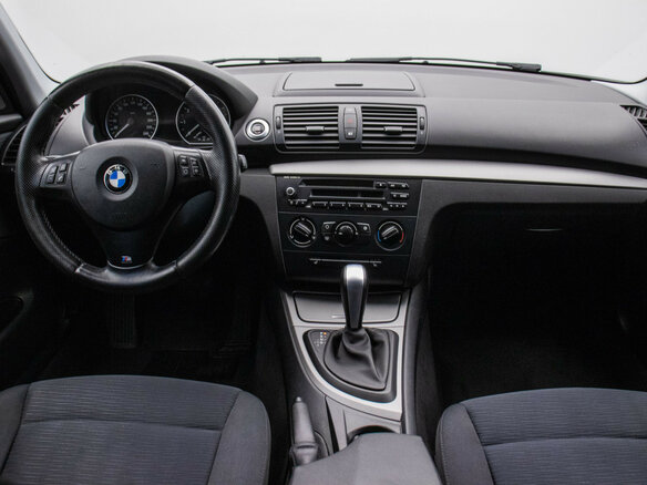 2011 BMW 1 серии 118i I (E81/E82/E87/E88) Рестайлинг, чёрный - вид 12
