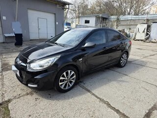 2013 Hyundai Solaris I, чёрный, 810000 рублей, вид 1