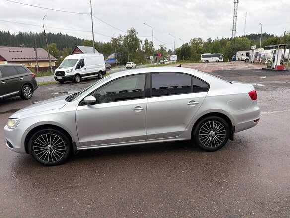 2013 Volkswagen Jetta VI, серебристый, 880000 рублей - вид 8
