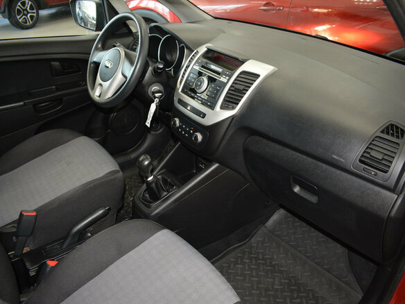 2015 Kia Venga 5-speed I Рестайлинг, красный, 895000 рублей - вид 7