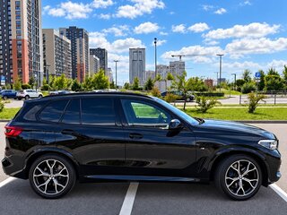 2021 BMW X5 M50d IV (G05/G18), чёрный, 8999999 рублей, вид 4