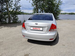 2006 Kia Cerato I Рестайлинг, серебристый, 550000 рублей, вид 4