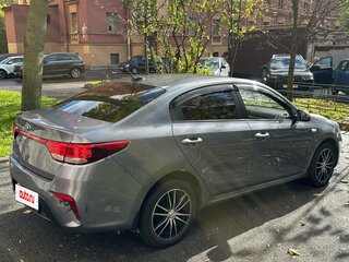 2019 Kia Rio IV, серый, 950000 рублей, вид 4