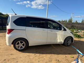 2011 Honda Freed I, белый, 1130000 рублей, вид 5