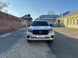 2020 Toyota Land Cruiser Prado 150 Series Рестайлинг 3, белый, 5200000 рублей, вид 2