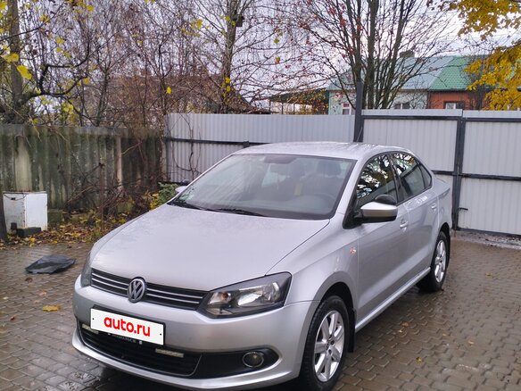 2013 Volkswagen Polo V, серебристый, 750000 рублей