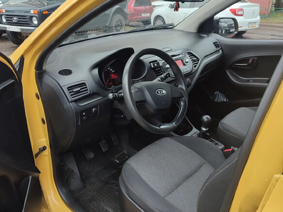 2011 Kia Picanto II, бежевый, 650000 рублей - вид 13