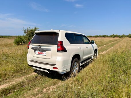2020 Toyota Land Cruiser Prado 150 Series Рестайлинг 2, белый, 4950000 рублей, вид 5
