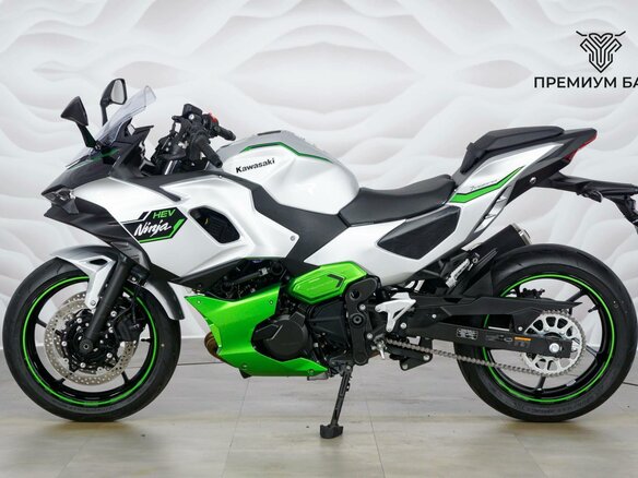 2025 Kawasaki Ninja 7, серебристый, 999000 рублей - вид 1