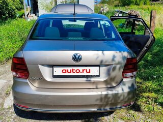 2015 Volkswagen Polo V Рестайлинг, бежевый, 970000 рублей, вид 4